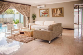 Отель Villa Moshay  Йоханнесбург